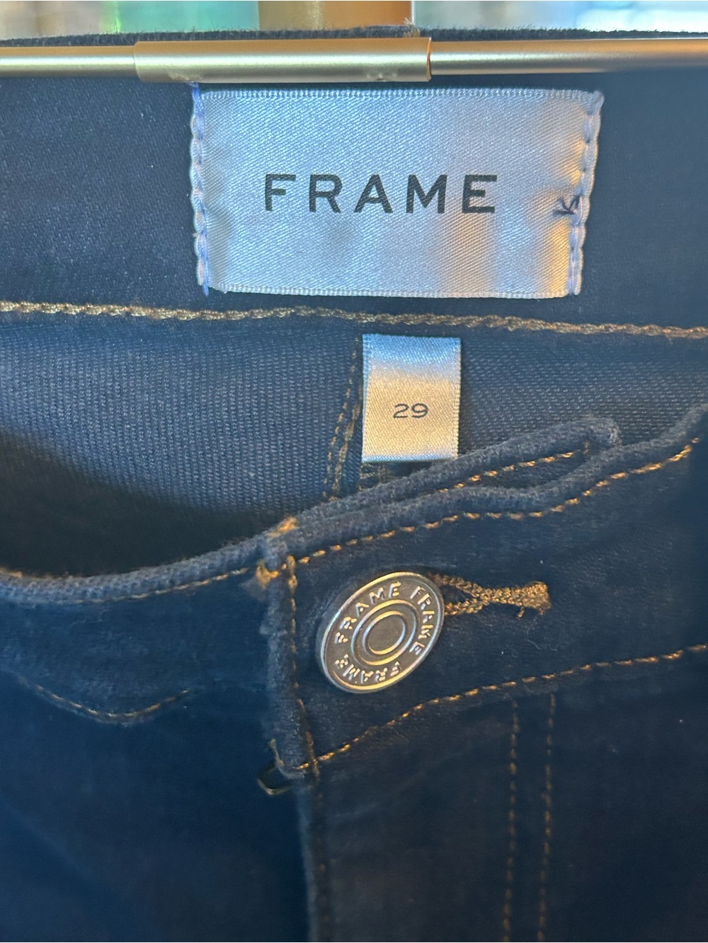 $278 retail Frame Denim High-Rise Easy Flare Jeans - dark wash. NWT size 29 - Picture 3 of 4